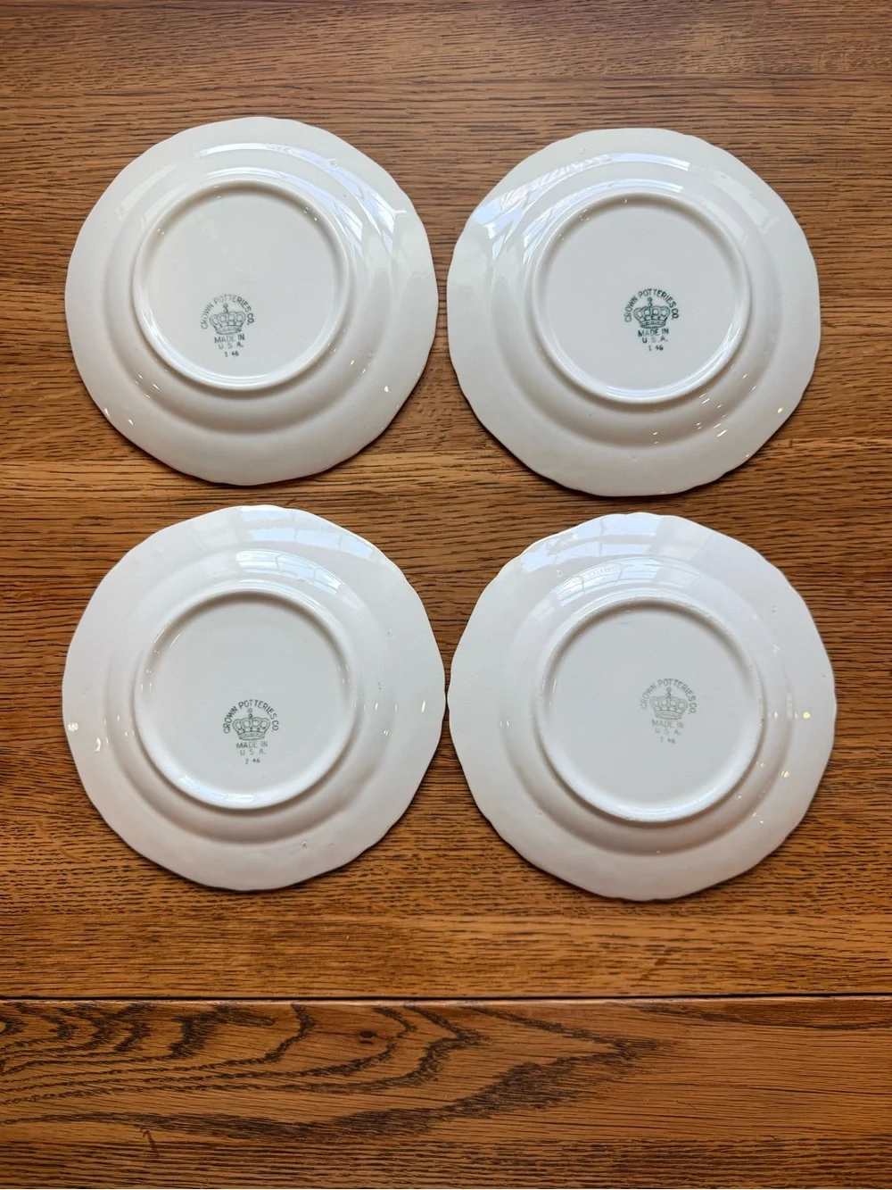 Crown Pottery set of 4. Hanging Light Pattern, gold leaf